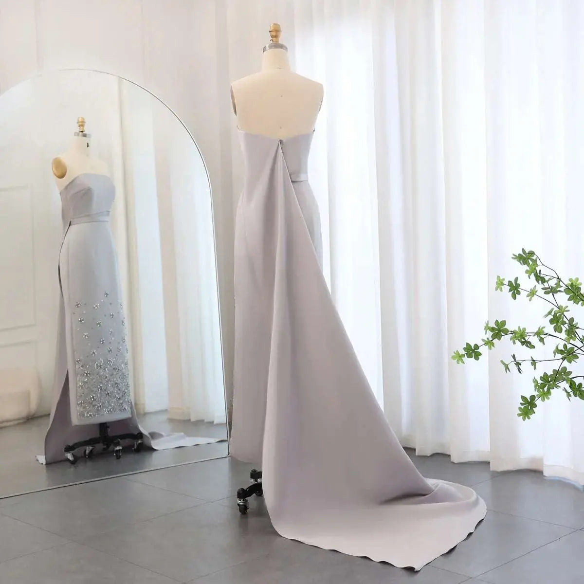 Robe Nissrine ZHrobes