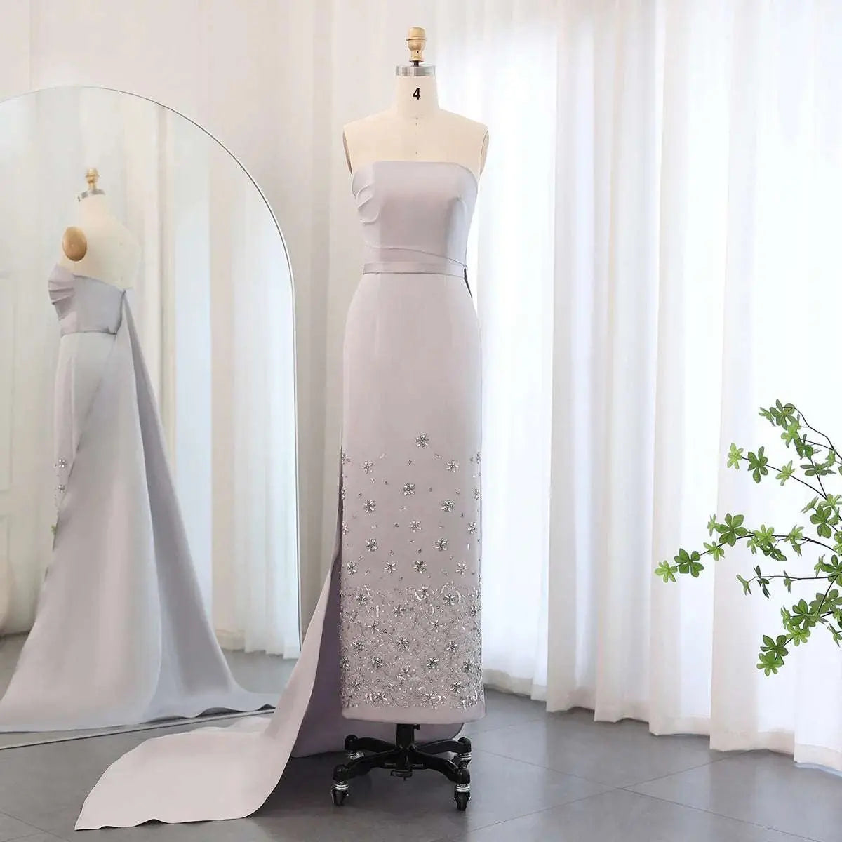 Robe Nissrine ZHrobes