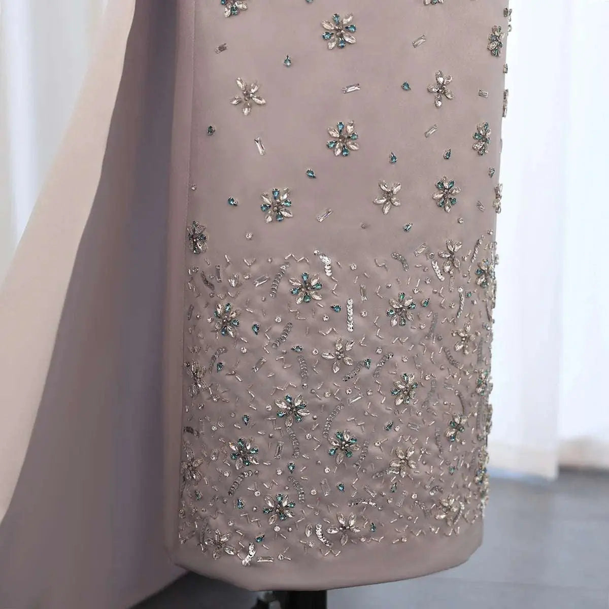 Robe Nissrine ZHrobes
